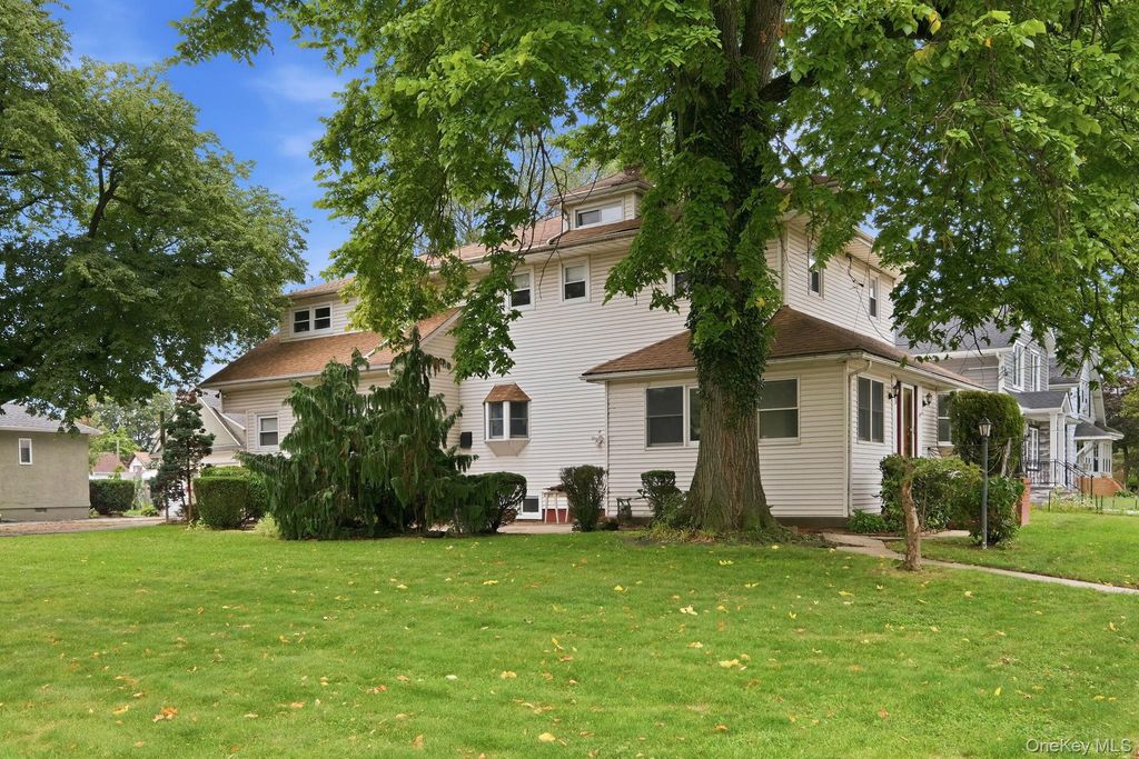 105 N Corona Avenue, Valley Stream, NY 11580 — photo 3