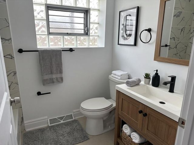 400 W 96th Street, Chicago, IL 60628