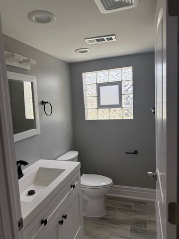 400 W 96th Street, Chicago, IL 60628