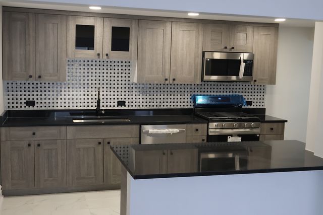 400 W 96th Street, Chicago, IL 60628