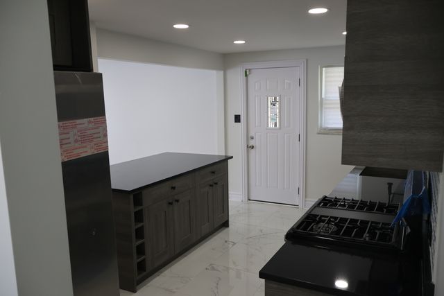 400 W 96th Street, Chicago, IL 60628