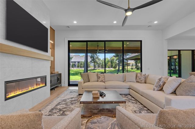 17878 E Falcon Pass Pass, Owasso, OK 74055