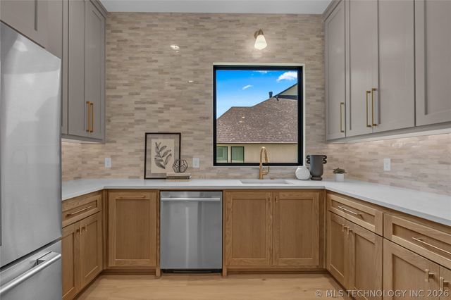 17878 E Falcon Pass Pass, Owasso, OK 74055