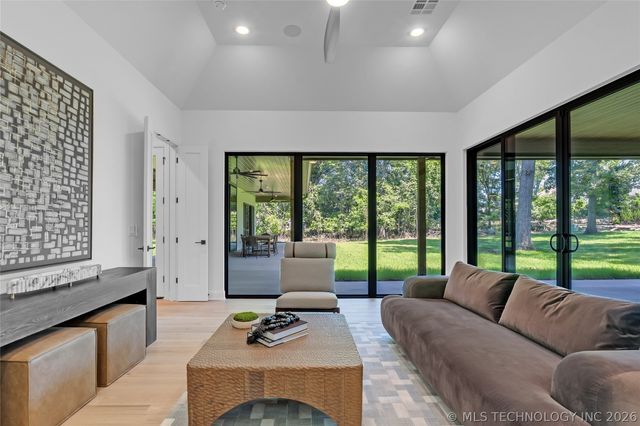 17878 E Falcon Pass Pass, Owasso, OK 74055