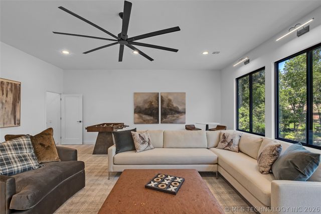 17878 E Falcon Pass Pass, Owasso, OK 74055
