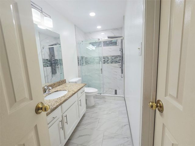 9726 New Kent Drive, Sugar Land, TX 77498