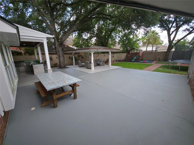 9726 New Kent Drive, Sugar Land, TX 77498