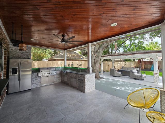 9726 New Kent Drive, Sugar Land, TX 77498
