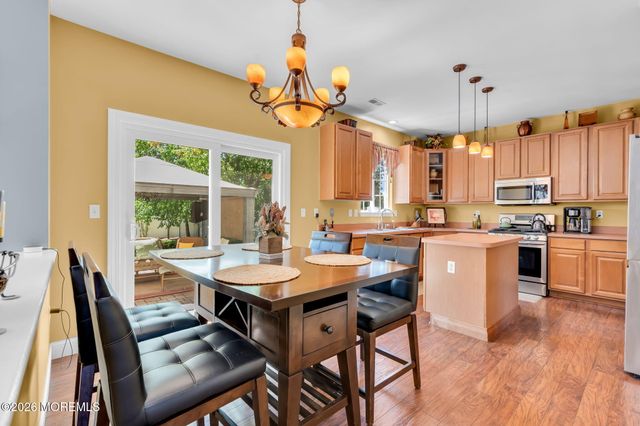 15 Sussex Place, Jackson, NJ 08527