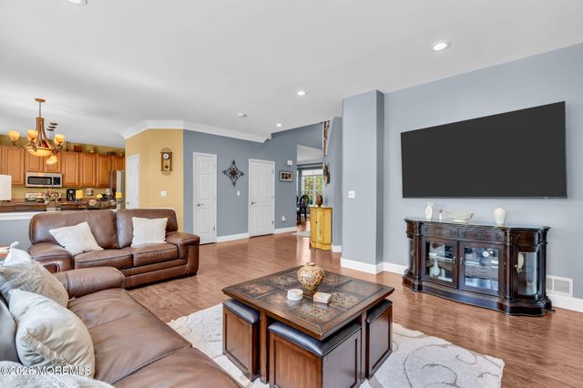 15 Sussex Place, Jackson, NJ 08527