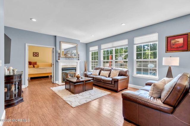 15 Sussex Place, Jackson, NJ 08527