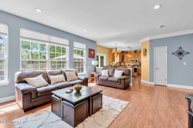 15 Sussex Place, Jackson, NJ 08527