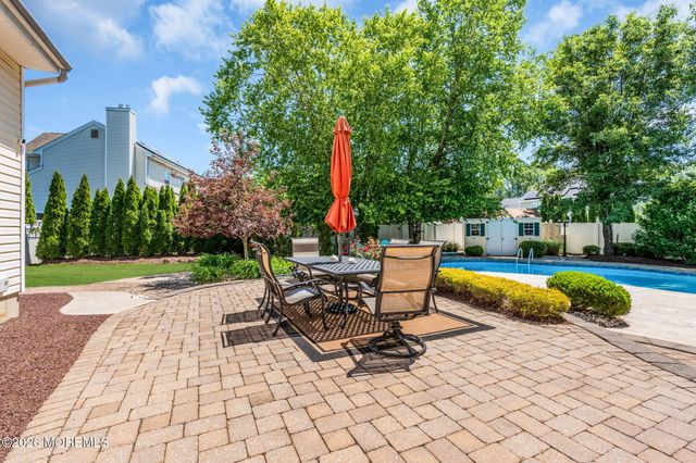 15 Sussex Place, Jackson, NJ 08527