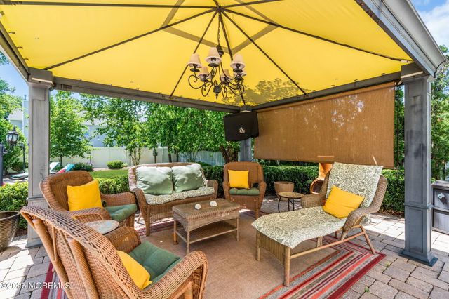 15 Sussex Place, Jackson, NJ 08527