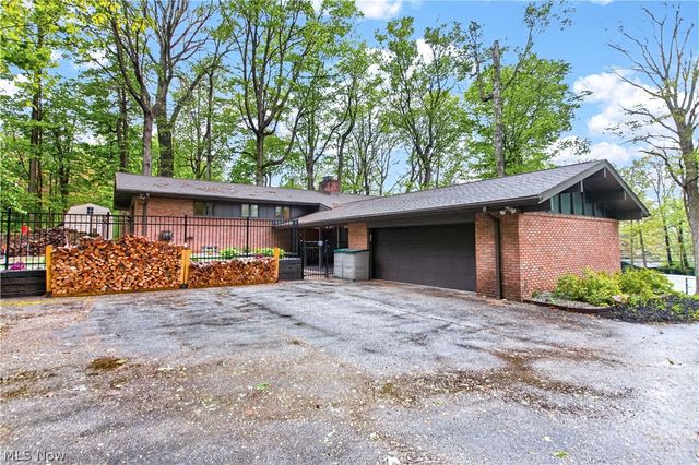 455 Barrington Ridge Road, Painesville, OH 44077