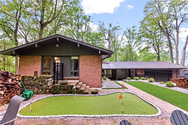 455 Barrington Ridge Road, Painesville, OH 44077