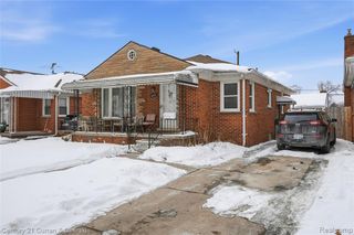 8227 Riverview Street, Dearborn Heights, MI 48127