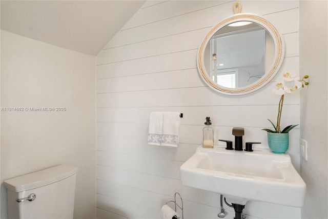 139 Marina Ave, Key Largo, FL 33037