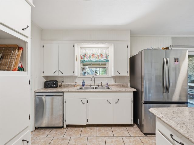 1224 N Holland Street, De Leon, TX 76444