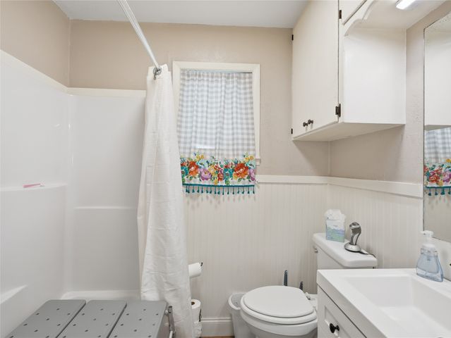 1224 N Holland Street, De Leon, TX 76444