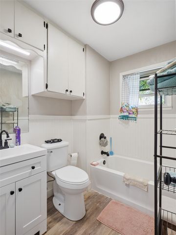 1224 N Holland Street, De Leon, TX 76444