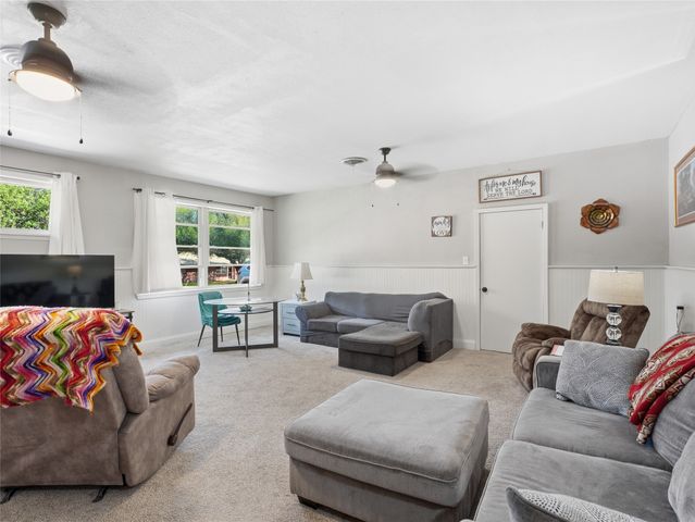 1224 N Holland Street, De Leon, TX 76444