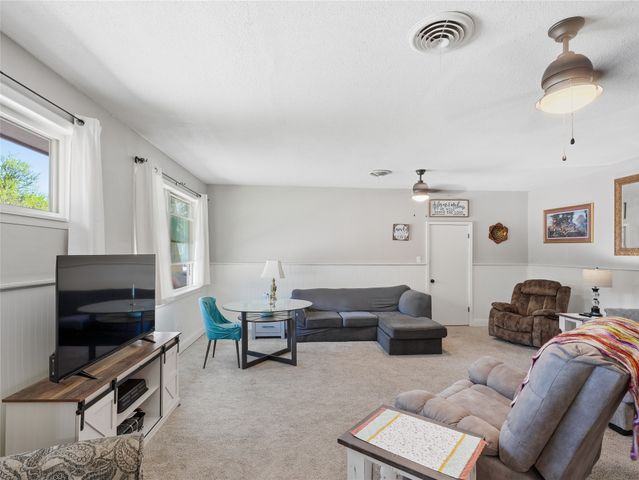 1224 N Holland Street, De Leon, TX 76444