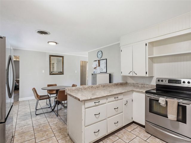 1224 N Holland Street, De Leon, TX 76444