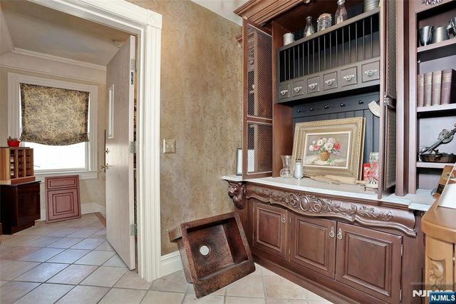 211 6th, Hawthorne, NJ 07506