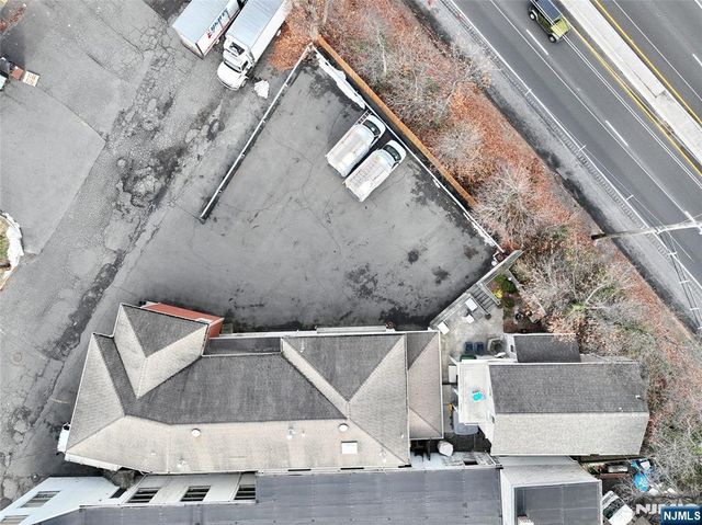 211 6th, Hawthorne, NJ 07506