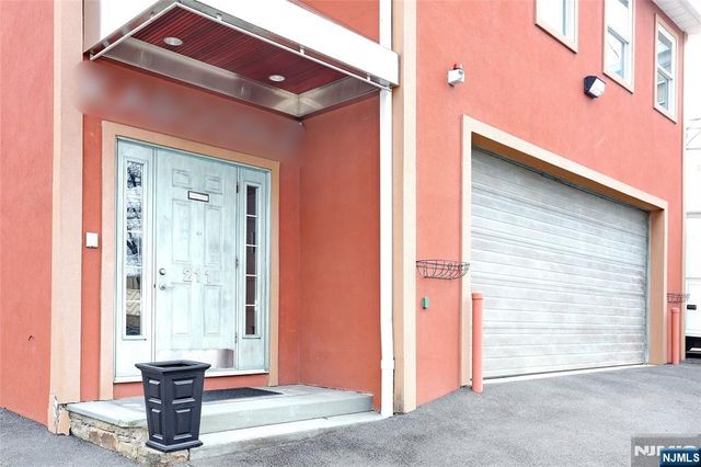 211 6th, Hawthorne, NJ 07506