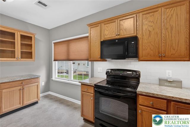 5411 Congress Way, Hanover Twp, PA 18017