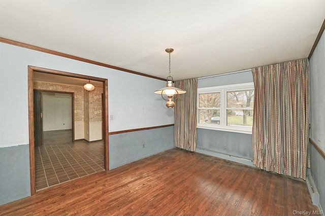 6 Duquesne Drive, Greenlawn, NY 11740