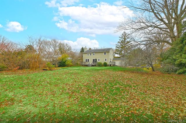 6 Duquesne Drive, Greenlawn, NY 11740