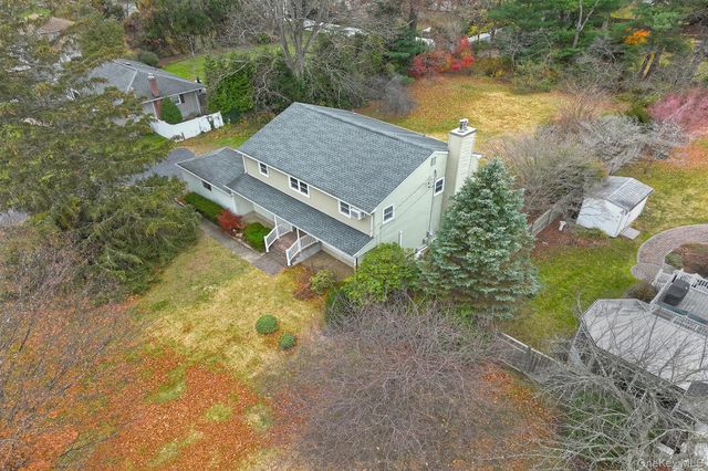 6 Duquesne Drive, Greenlawn, NY 11740