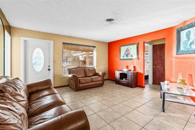 820 NW 38th Avenue, Lauderhill, FL 33311