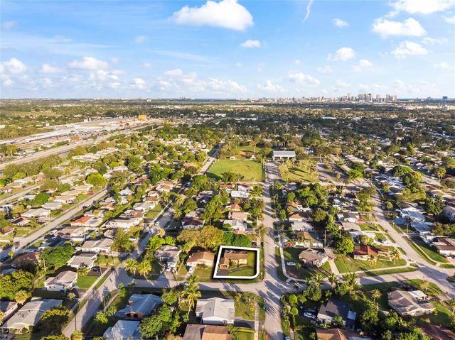 820 NW 38th Avenue, Lauderhill, FL 33311