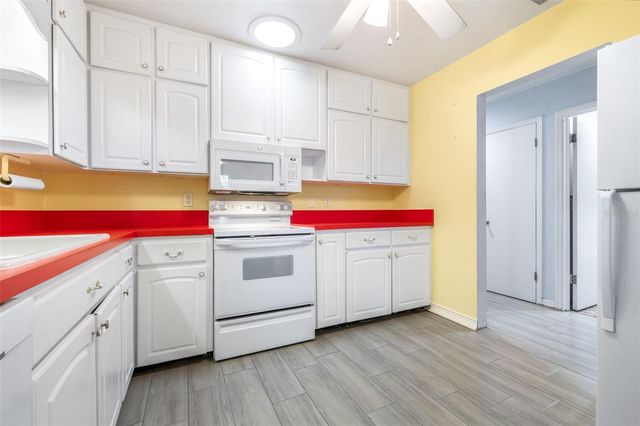 319 GRANADA ROAD, Auburndale, FL 33823