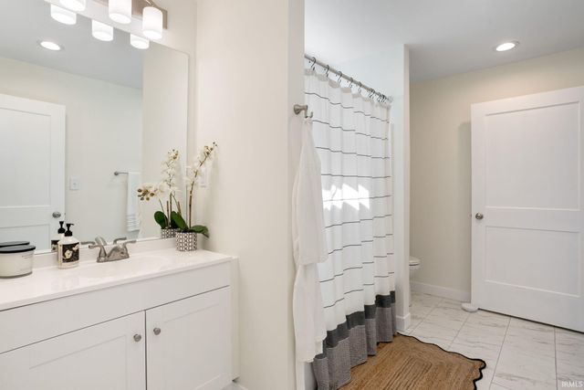 20140 Auten Road, South Bend, IN 46637
