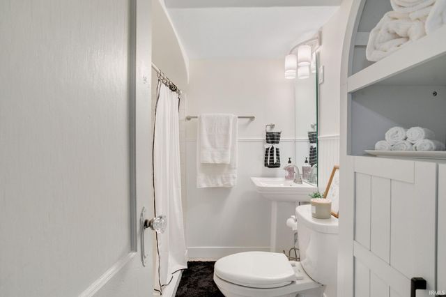 20140 Auten Road, South Bend, IN 46637