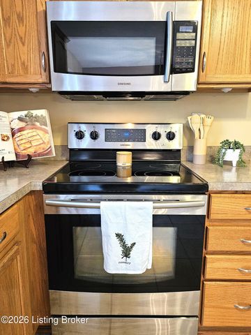 6407 Autumn Oak Way, Louisville, KY 40272