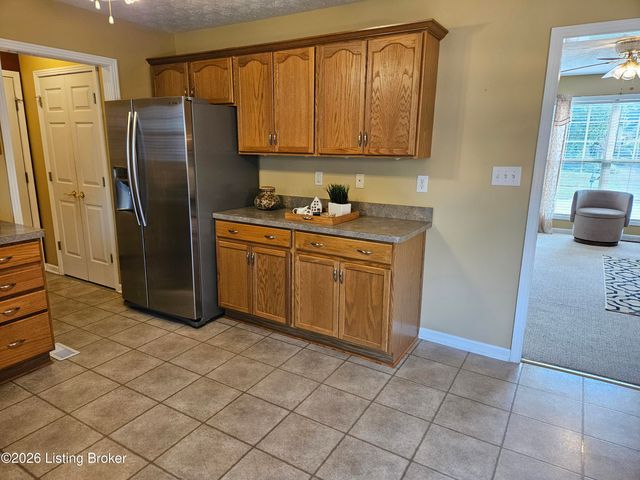 6407 Autumn Oak Way, Louisville, KY 40272