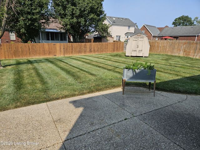 6407 Autumn Oak Way, Louisville, KY 40272