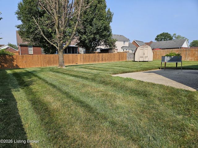 6407 Autumn Oak Way, Louisville, KY 40272