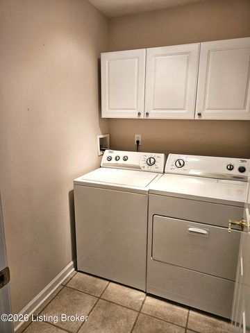 6407 Autumn Oak Way, Louisville, KY 40272