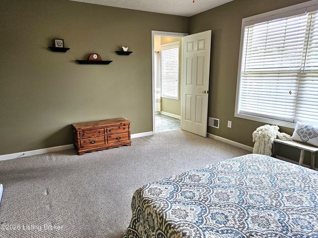 6407 Autumn Oak Way, Louisville, KY 40272