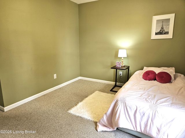 6407 Autumn Oak Way, Louisville, KY 40272
