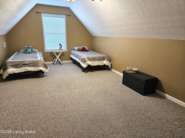6407 Autumn Oak Way, Louisville, KY 40272