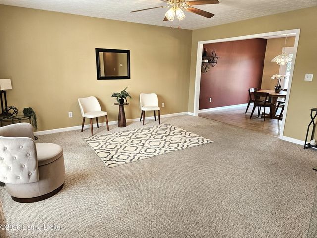 6407 Autumn Oak Way, Louisville, KY 40272