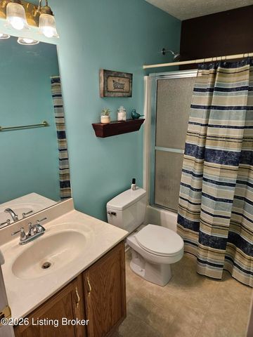6407 Autumn Oak Way, Louisville, KY 40272